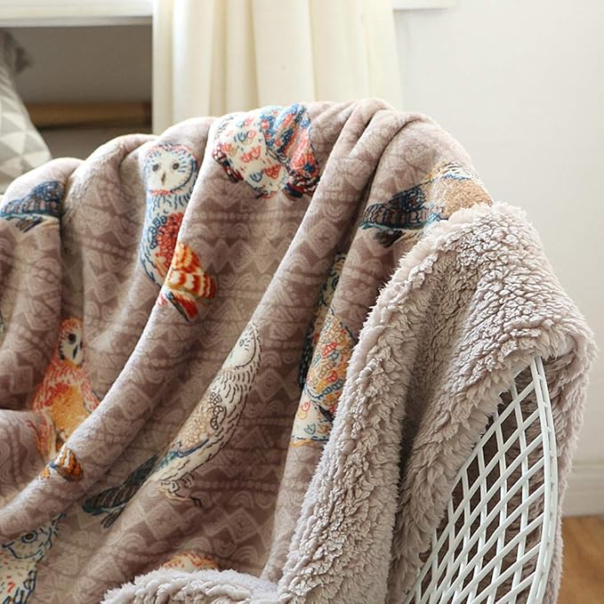 UKELER Flannel Sherpa Throw 80'' x 60''- Cute Colorful Owl Design Soft Plush Flannel Blanket Throws for Bed/Couch/Sofa/Office/Camping