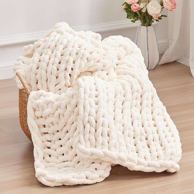 Chunky Knit Throw Blanket, 40''*50'' Knitted Throw Chenille Yarn for Bed Couch, Handmade Cream Crochet Big Thick Blanket, Machine Washable Cute Comfy Blanket for Home Decor