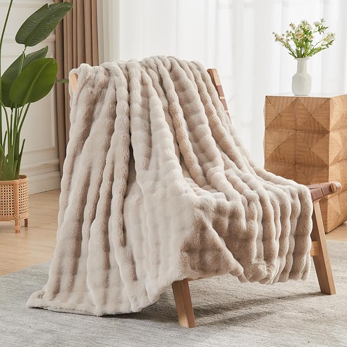 NEWCOSPLAY Faux Fur King Blanket Linen Bubble Blanket Thick Warm Soft for Couch Sofa Bed 550GSM (Linen, King(90"x110"))