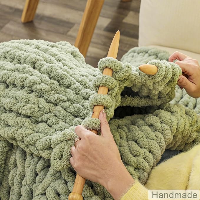 WESHIONGOO Chunky Knit Blanket Throw 40"×40" Knit Throw Blanket for Couch Bed Throw Blanket with Jumbo Chenille Yarn Thick 100% Handmade (Sage Green)