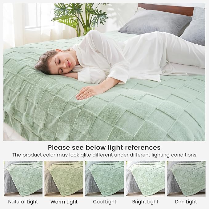 Cozy Bliss Checkered Large Faux Rabbit Fur Sage Green Twin Bed Blanket, Soft Fuzzy Fluffy Minky Furry Blankets for Couch, Bed, Adults (60 * 80 Inches Light Green)