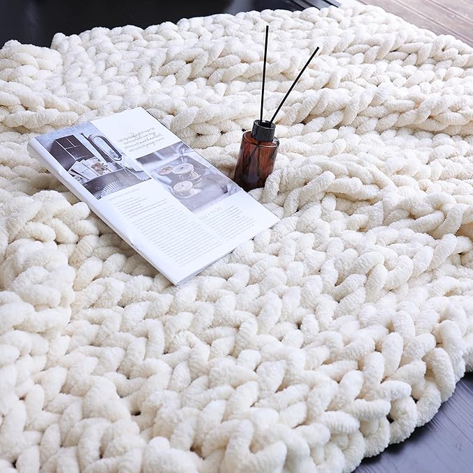 Maetoow Chenille Chunky Knit Blanket Throw (50×60 Inch), Handmade Warm & Cozy Blanket Couch, Bed, Home Decor, Soft Breathable Fleece Banket, Christmas Thick and Giant Yarn Throws,Cream