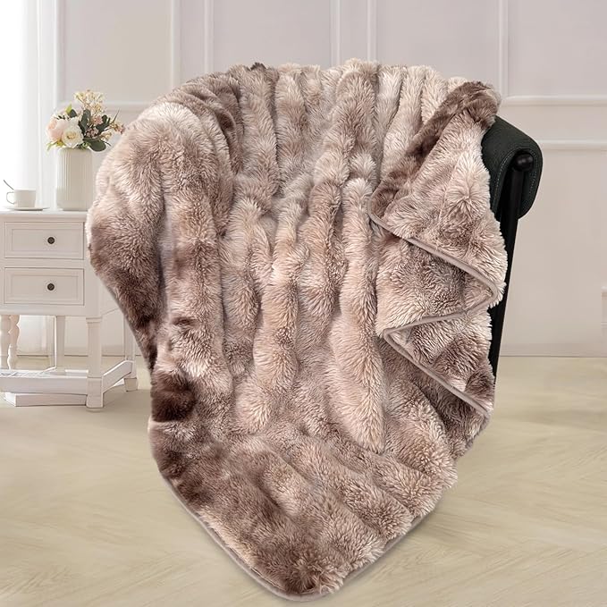 Bcareself Faux Fur Blanket Two Sided Ultra Soft Fluffy Reversible Fuzzy Throw Blanket for Women Men Double Sided Ombre Faux Luxe Faux Fur Thick Minky Blanket for Couch Bed
