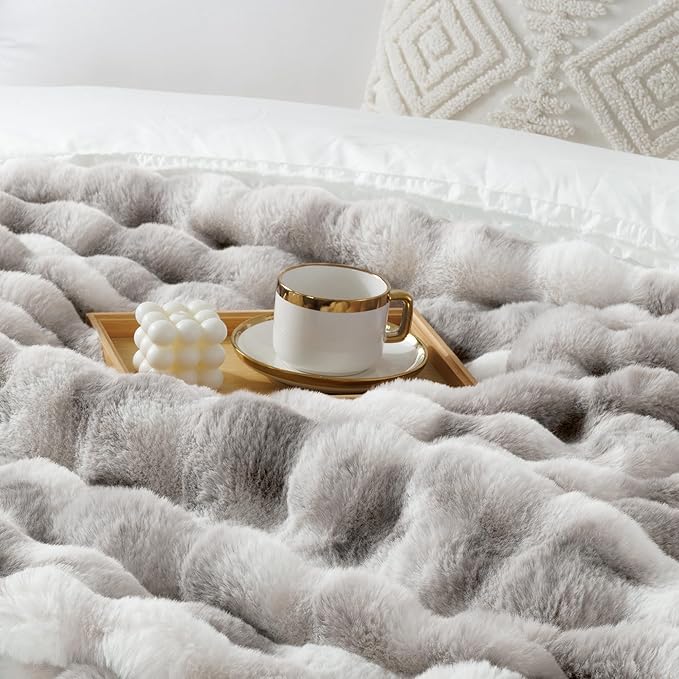 Touchat Luxury 1000GSM Rabbit Faux Fur Blanket, Super Heavy Warm Cozy Brown Blankets for Couch Bed Sofa, Ruched Plush Fuzzy Elegant Soft Reversible Mink Blanket Living Room Bedroom, 90" x 90"