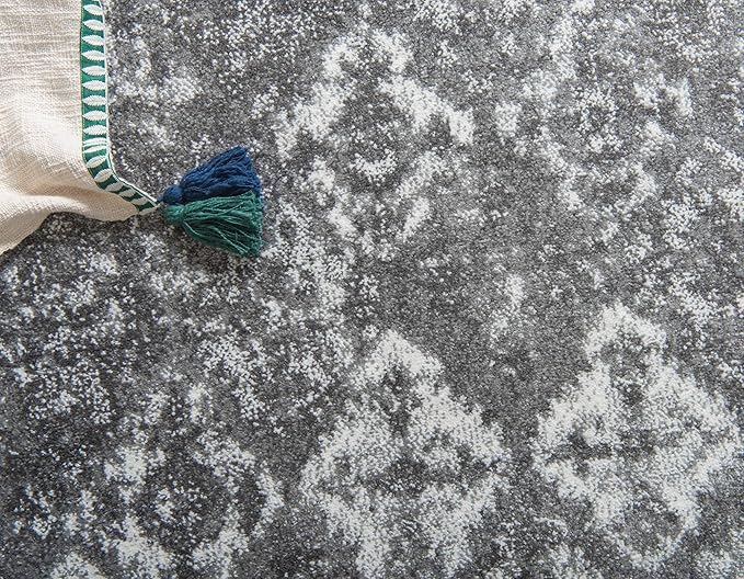 Unique Loom Rosso Collection Vintage, Traditional, Bohemian, Geometric, Distressed, Southwestern Area Rug, 8' 0" x 8' 0", Gray/Ivory