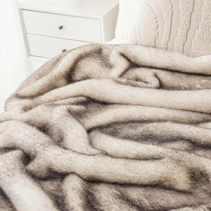 BATTILO HOME Luxury Fluffy Faux Fur Throw Blanket, Cozy Warm Fur Blanket for Couch Sofa, Plush Fuzzy Fur Throws with Long Pile & Brushed Tips, 60"x80"