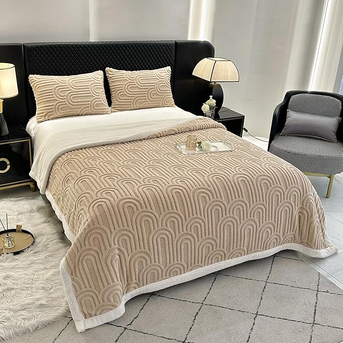 UKELER Sherpa Fleece Blanket 60 × 80 inch, Ultra Soft Twin Size Throw Blanket for All Season, Cozy Plush Arch Blankets for Bed Couch Sofa Office Camping, Camel