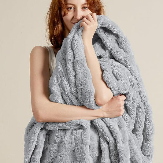 Bedsure GentleSoft King Size Blanket for Bed - Super Soft Cozy Blankets for Women Men Girls, Large Fuzzy Fleece Throw for Bedroom Decor, Silver Grey,108x90 Inches