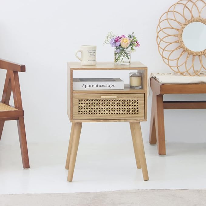 MaxSmeo Bedside Table, Small Nightstand with Charging Station, Rattan Side Table Wood End Table for Living Room, Bedroom and Small Spaces, Mid Century Modern Nightstand, Easy Assembly (Natural)