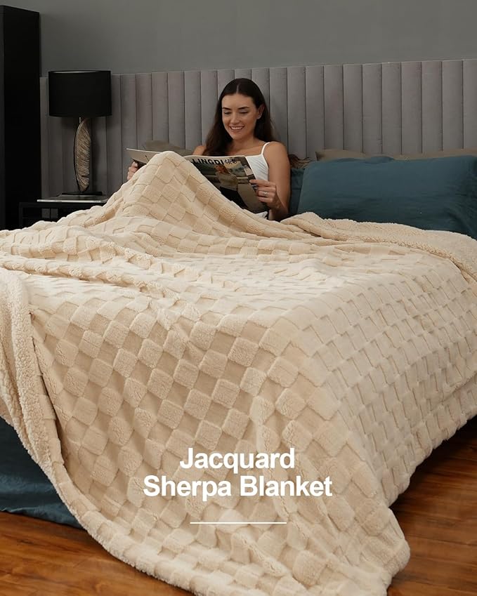 Pawque Super Soft Cozy Throw Blanket Queen Size for Couch Bed, Fluffy Sherpa Fleece Reversible Thick Warm Fuzzy Blanket for All-Season, 3D Checkered Jacquard Decorative Blankets, Khaki, 90"x90"