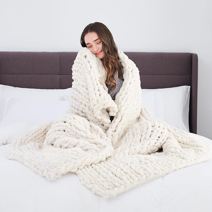 L'AGRATY Chunky Knit Blanket Throw: 72''x84'' Chenille Chunky Knitted Throw Blanket for Bed Couch - Handmade Thick Big Cable Knit Blanket - Large Chunky Crochet Rope Blanket for Home Decor(Ivory)