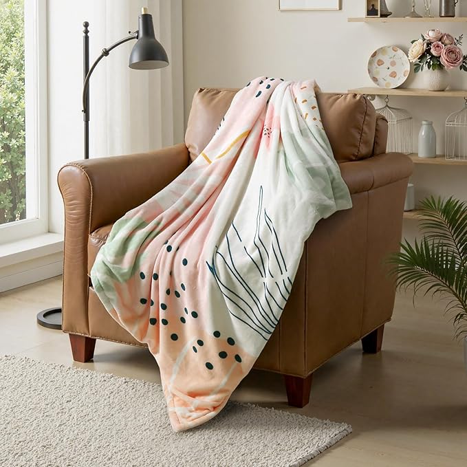 Lahome Pink Fleece Throw Blanket for Bed, Reversible Soft Throw Blankets for Women Cute, Warm Thick Throw Blankets for Couch, Apricot 50''x60''