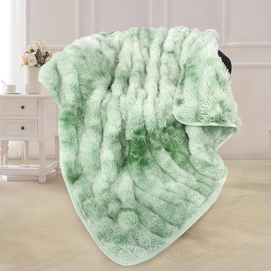 Bcareself Faux Fur Blanket Two Sided Ultra Soft Fluffy Reversible Fuzzy Throw Blanket for Women Men Double Sided Ombre Faux Luxe Faux Fur Thick Minky Blanket for Couch Bed