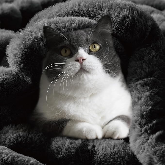 BEDELITE Faux Fur Throw Blanket for Couch, Soft and Cozy Luxurious 3D Striped Fluffy Blanket, 770GSM Thick Warm Plush Fuzzy Faux Rabbit Fur Blanket for Women Gift (Black, 50"x 60")