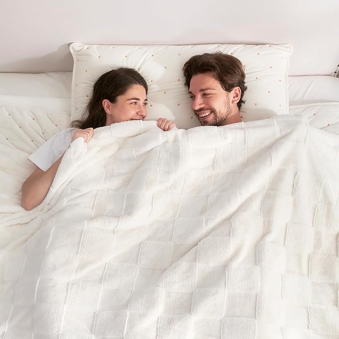 Cozy Bliss Checkered White Large Faux Rabbit Fur Queen Size Blanket, Soft Fuzzy Fluffy Minky Cream Furry Blankets for Couch, Bed (90 * 90 Inches Ivory)