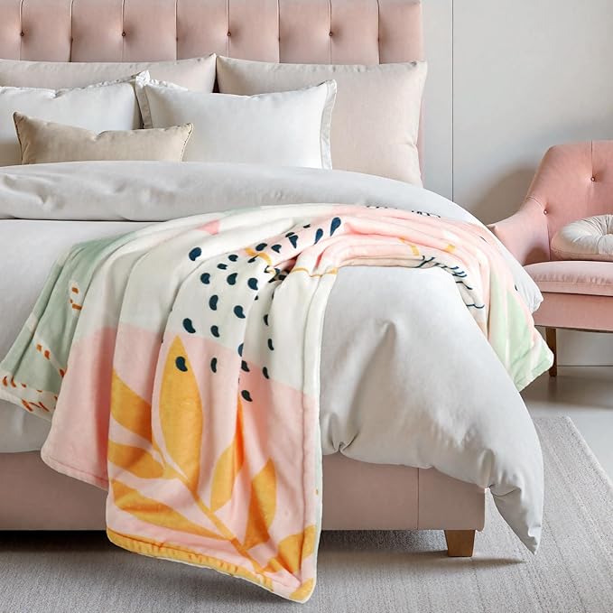 Lahome Pink Fleece Throw Blanket for Bed, Reversible Soft Throw Blankets for Women Cute, Warm Thick Throw Blankets for Couch, Apricot 50''x60''