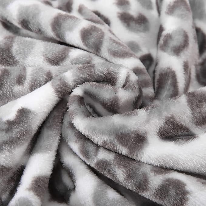 MERRYLIFE Cheetah Throw Blanket for Couch | Soft Decorative Ultra-Plush Colorful| Throw Size Travel Blanket Plush|(50" 60", Snow Leopard)