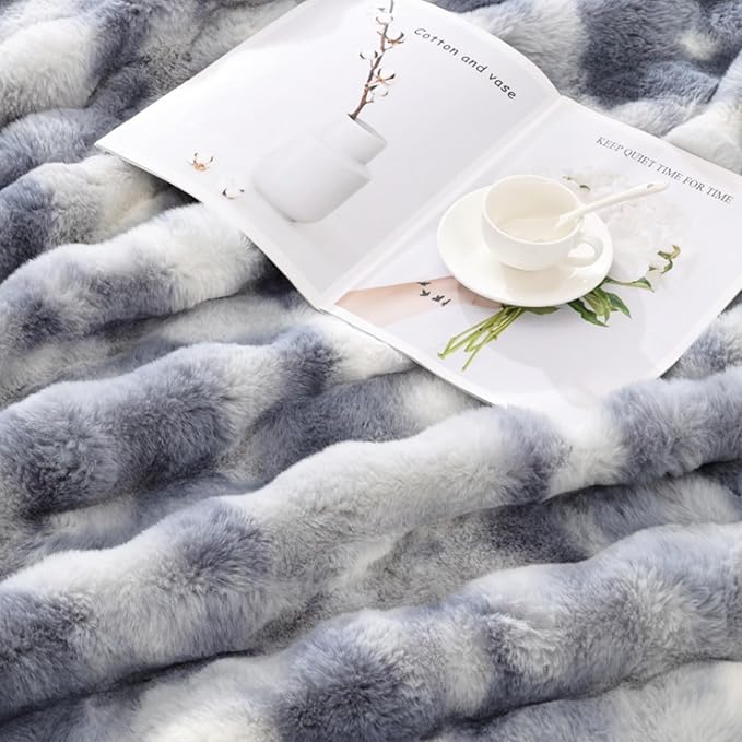 Latepis Faux Fur Throw Blanket for Couch, Soft Luxury Faux Fur Bubble Blanket for Sofa and Bedroom, Plush Thick Warm Cozy Fluffy Blanket for All Seasons, 50” x 60”, Tie-dye Blue