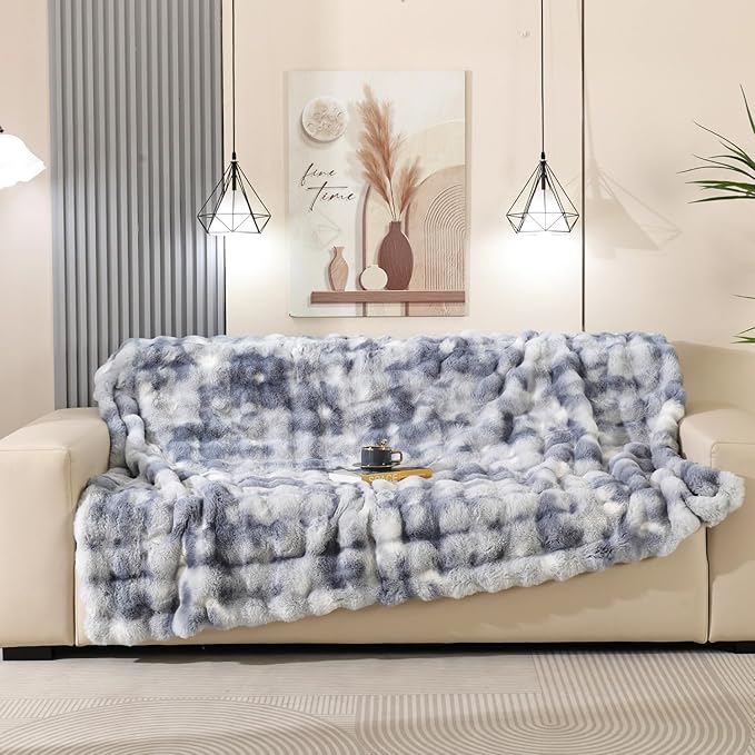 Latepis Faux Fur Fluffy Blanket for Couch, Super Soft Luxury Faux Fur Bubble Plush Thick Warm Cozy Fuzzy Twin Blanket for All Seasons, 60” x 80”, Tie-dye Blue, 860GSM