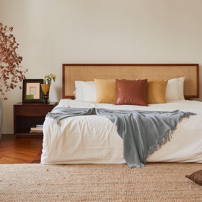 lifein Throw Blanket for Couch, Soft Boho Decor Bed Throw,Cozy Grey Knitted Chenille Small Farmhouse Lightweight Throw for Spring(Light Grey,50 * 60")