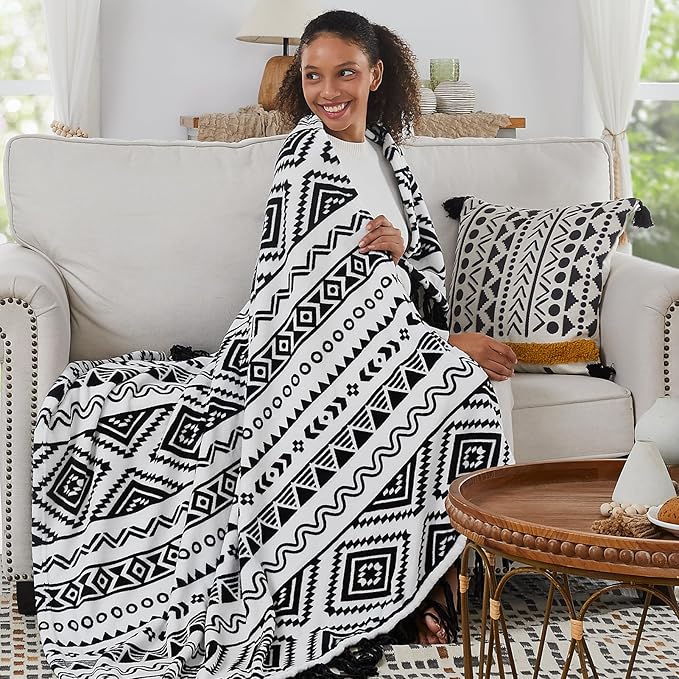 CASAAGUSTO Boho Throw Blanket - Black and White Decorative Blankets with Tassel, Printed Flannel Bohemian Blanket for Chair, Bed, Sofa, Couch(60 * 80, Black and White)