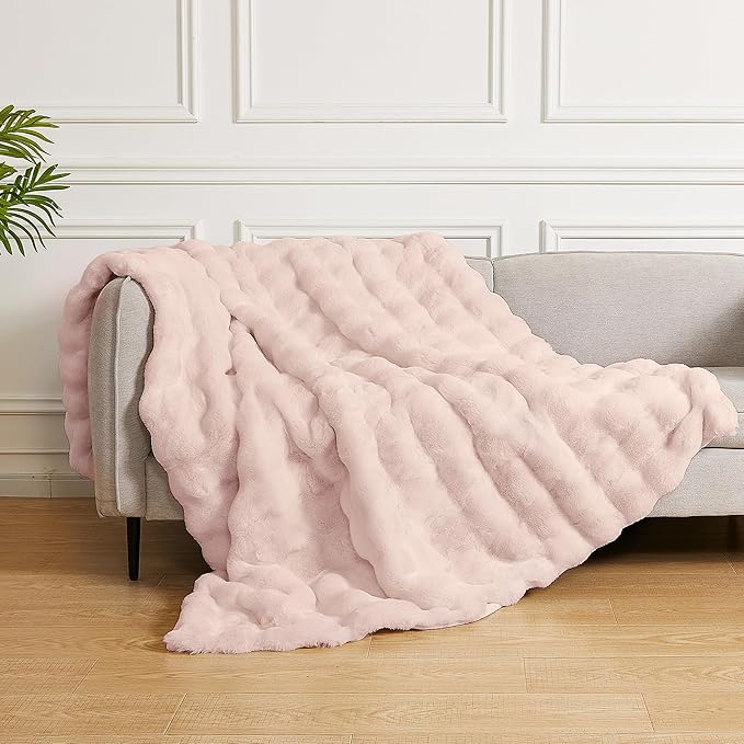 Pink Cozy Faux Fur Twin Blanket for Living Room Bedroom 60x80 Thick Ultra Soft Fuzzy Throw Blanket Fluffy Furry Bed Comforter Home Gifts 860 GSM