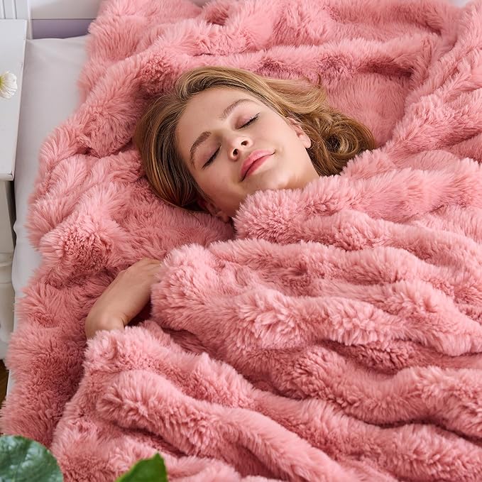 Lotus Karen Faux Fur Blanket Old Pink - Big Bubble Rabbit Fluff King Blankets for The Bed, Large Fluffy Fuzzy Cozy Blanket, Thick Furry Plush Shaggy Blankets, 108x90 Inches