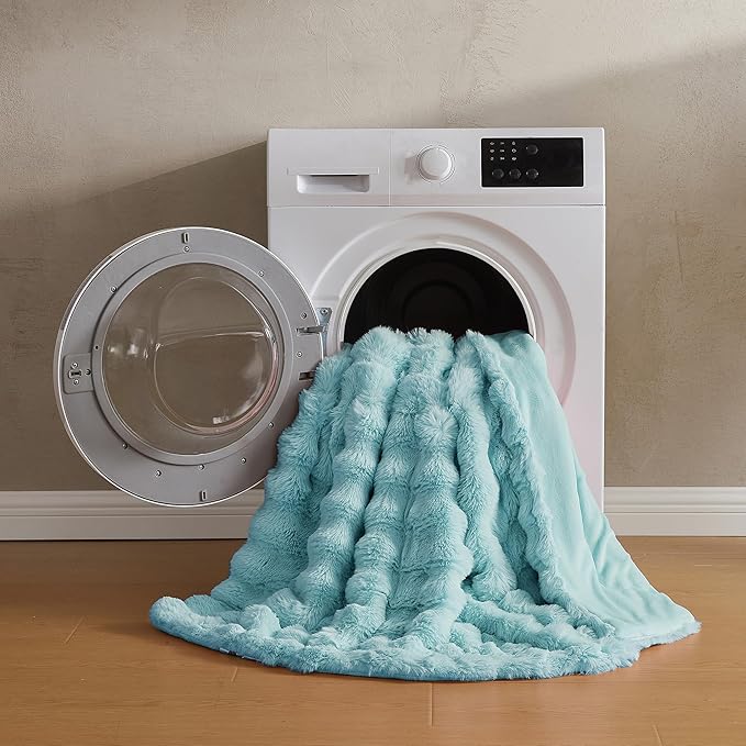 JELLYMONI Faux Fur Throw Blanket, Blue Cozy Plush Bubble Bed Blanket, Thick and Warm, Twin (60" x 80")