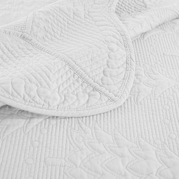 MarCielo 3-Piece Christmas Quilt 100% Cotton Oversized Bedspread Lightweight Coverlet Embroidery Christmas Tree Pattern Bedding Set (TC Bright White, Oversized Queen (100"x106"))