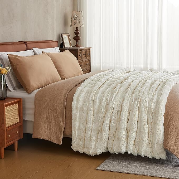 JELLYMONI Faux Fur Throw Blanket, White Fuzzy Cozy Plush Bubble Bed Blanket, Thick and Warm King (108" x 90")