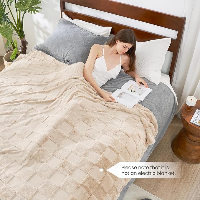 Cozy Bliss Tan Checkered Large Faux Rabbit Fur Twin Bed Blanket, Soft Fuzzy Fluffy Minky Furry Blankets for Couch, Bed, Adults (60 * 80 Inches Beige)