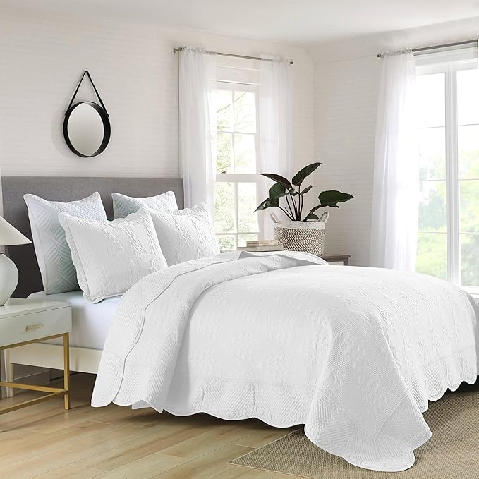 MarCielo 3-Piece Christmas Quilt 100% Cotton Oversized Bedspread Lightweight Coverlet Embroidery Christmas Tree Pattern Bedding Set (TC Bright White, Oversized King (118"x106"))