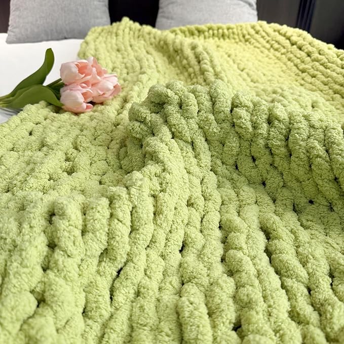 Chunky Knit Blanket Throw 40"×40", Chenille Throw Blankets, Handmade Warm & Cozy Blanket Couch Bed Home Decor, Soft Breathable Fleece Banket, Christmas for Couch Bed Sofa Best Gift (Green)