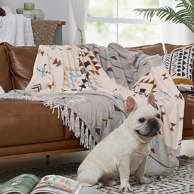 CASAAGUSTO Boho Throw Blanket - Green and Beige Decorative Blankets with Tassel, Printed Flannel Bohemian Blanket for Chair, Bed, Sofa, Couch(60 * 80, Green and Beige)