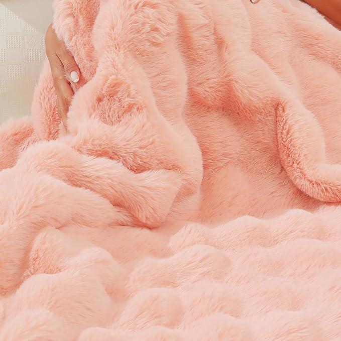 RYNGHIPY Faux Fur Blanket for Couch Fluffy Warm Throw Blanket for Sofa Bed Soft Plush Thick Bubble Blanket (Blush, 63''x79'')