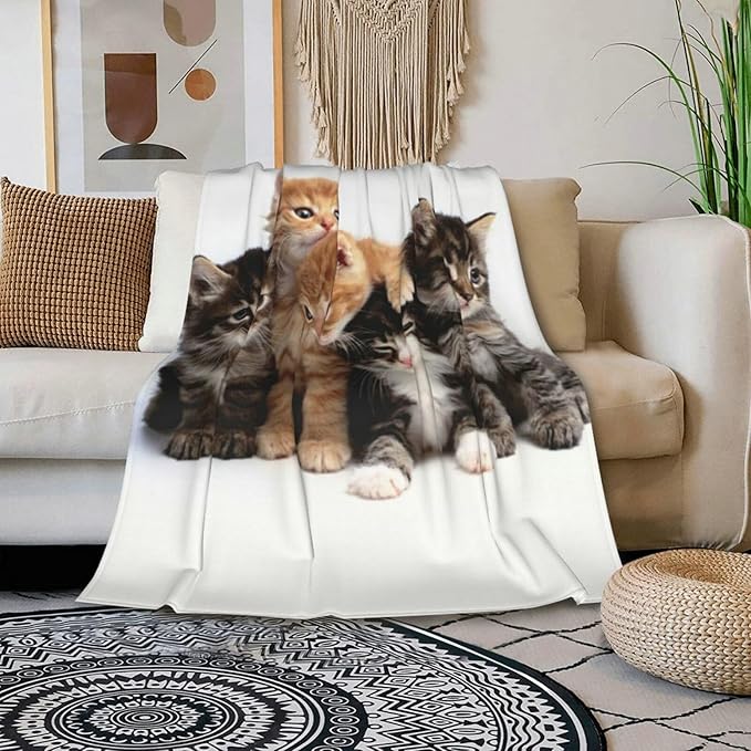 HGOD DESIGNS Cats Throw Blanket Ultra Soft Warm All Season Kittens Family Cats Decorative Fleece Blankets for Bed Chair Car Sofa Couch Bedroom 50"X60"