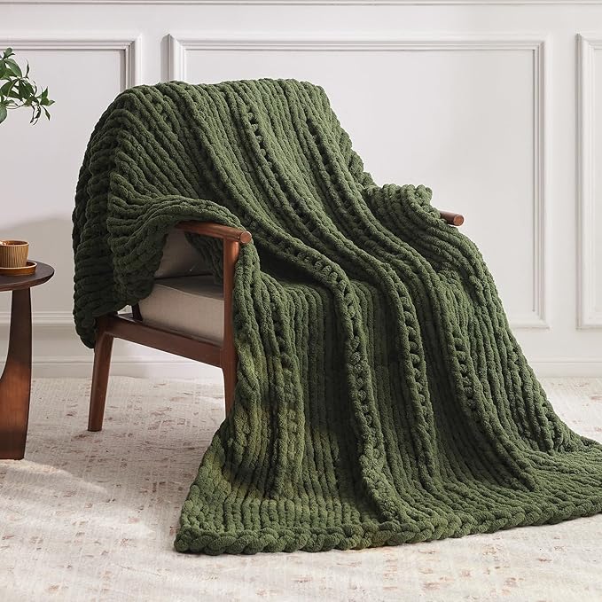 Chunky Knit Throw Blanket, 40''*50'' Knitted Throw Chenille Yarn for Bed Couch, Handmade Green Crochet Big Thick Blanket, Machine Washable Cute Comfy Blanket for Home Decor