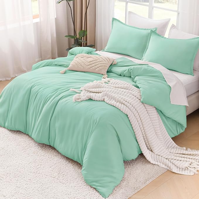 Litanika Comforters Mint Green King Size, 3 Pieces Lightweight Solid Bedding Set & Collections, All Season Fluffy Bed Set (104x90In Comforter & 2 Pillowcases)