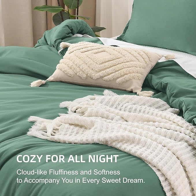 Litanika Comforters Queen Size Haze Green, 3 Pieces Lightweight Solid Bedding Set & Collections, All Season Fluffy Bed Set (90x90 Inches Comforter & 2 Pillowcases)