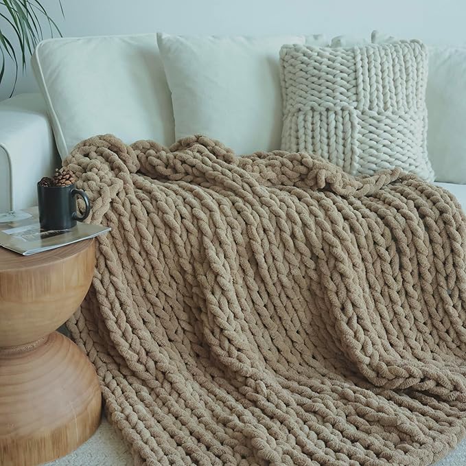 Maetoow Chenille Chunky Knit Blanket Throw （60×80 Inch）, Handmade Warm & Cozy Blanket Couch, Bed, Home Decor, Soft Breathable Fleece Banket, Christmas Thick and Giant Yarn Throws, Khaki