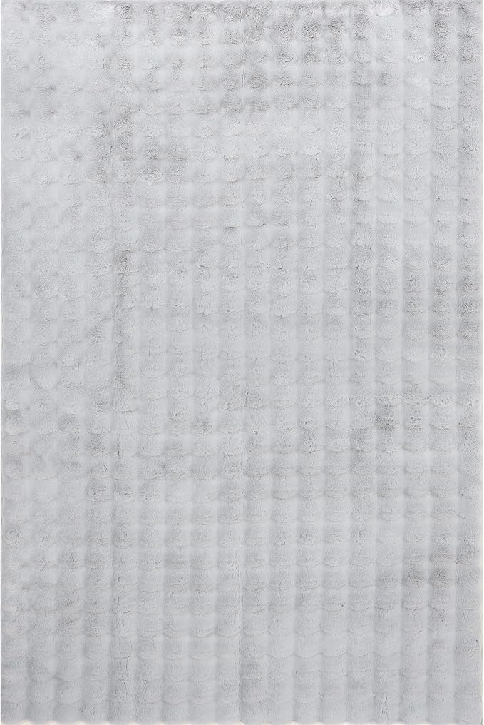 nuLOOM Jeni Solid Faux Rabbit Machine Washable Accent Rug, 3x5, Silver