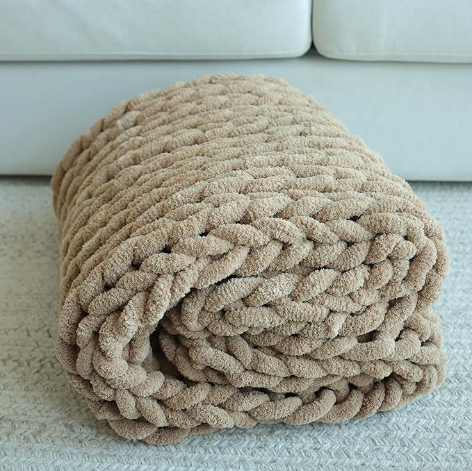 Maetoow Chenille Chunky Knit Blanket Throw （50×60 Inch）, Handmade Warm & Cozy Blanket Couch, Bed, Home Decor, Soft Breathable Fleece Banket, Christmas Thick and Giant Yarn Throws, Khaki
