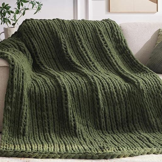 Chunky Knit Throw Blanket, 40''*50'' Knitted Throw Chenille Yarn for Bed Couch, Handmade Green Crochet Big Thick Blanket, Machine Washable Cute Comfy Blanket for Home Decor