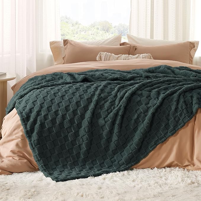 Bedsure GentleSoft Blankets Queen Size for Bed - Super Soft Cozy Blanket for Women Men Girls, Large Fuzzy Fleece Throw for Bedroom Decor, Dark Green, 90x90 Inches