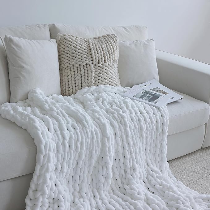 Maetoow Chenille Chunky Knit Blanket Throw （60×80 Inch）, Handmade Warm & Cozy Blanket Couch, Bed, Home Decor, Soft Breathable Fleece Banket, Christmas Thick and Giant Yarn Throws，White