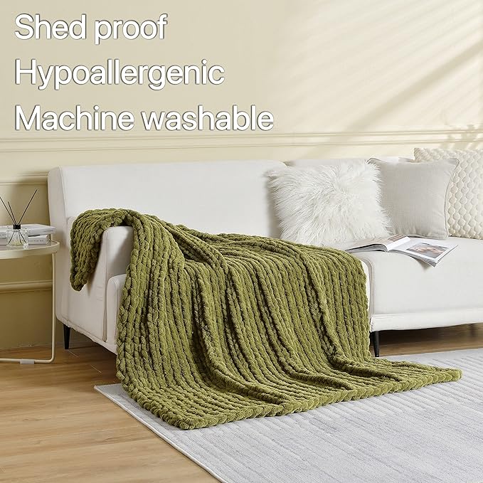 Maetoow Tighter Version Chenille Chunky Knit Blanket Throw 60×80 Inch, Handmade Warm & Cozy Blanket Couch, Bed, Home Decor, Soft Fleece Banket, Boho Thick Blankets and Giant Yarn Throws，Olive Green